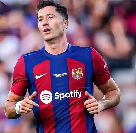 传记作者：金钱并非优先事项，莱万期待巴萨给出明确信号