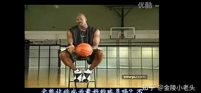 潘朝伟是中场指挥官还是防守专家？ porównaj z legendami球队风格分析类问...