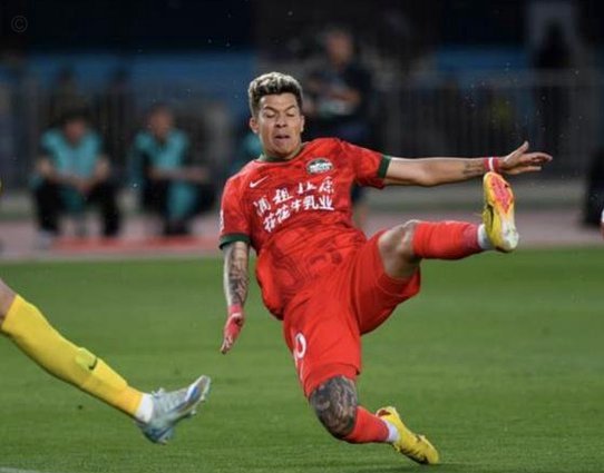 浙江队2-0胜河南 米特里策建功点球争议