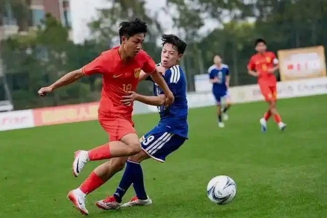请U-17，U-19所有没留洋的球员马上留洋，王钰栋已经没希望了，中国足球以后靠你们了！
